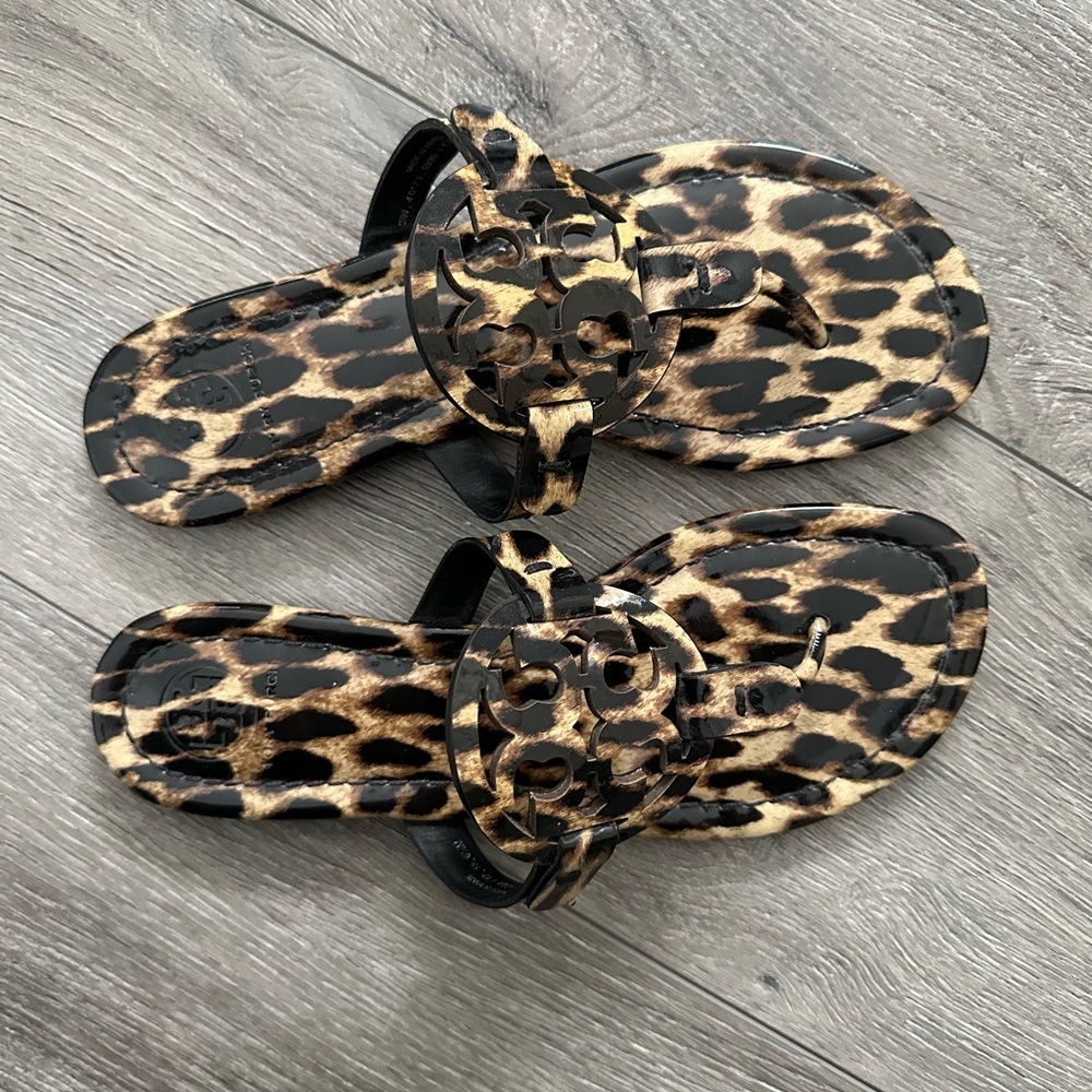 Tory Burch Leopard Print Miller Patent Flip Sandals - Black & Tan